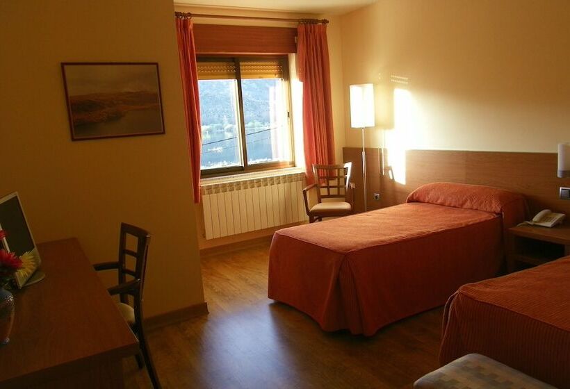 غرفة قياسية ثلاثية, Restaurante Don Pepe