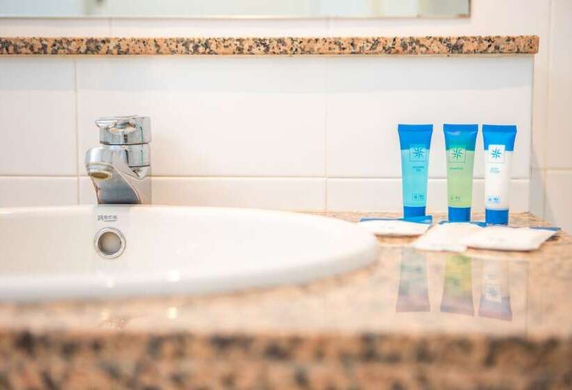 غرفة سوبيريور مطلة على حمام السباحة, Rvhotels Golf Costa Brava