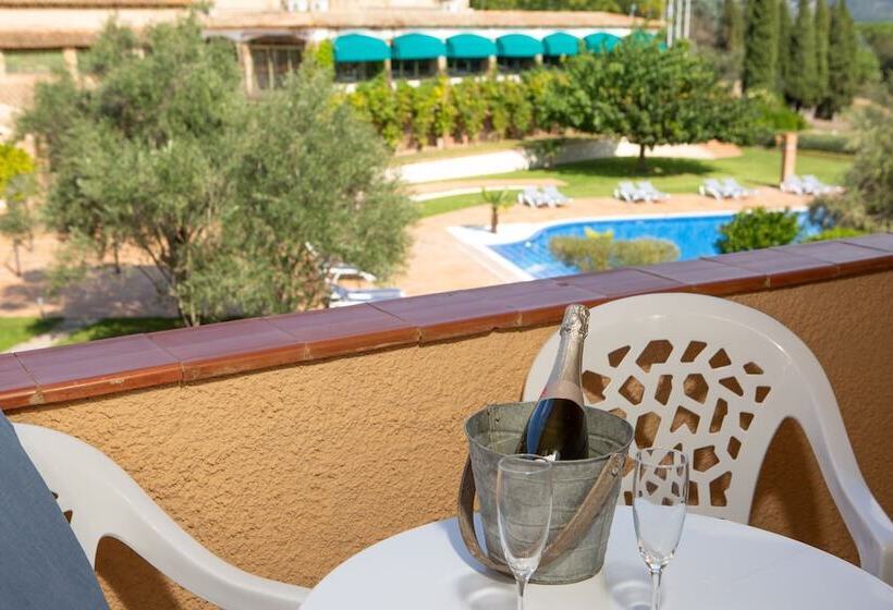 غرفة سوبيريور مطلة على حمام السباحة, Rvhotels Golf Costa Brava