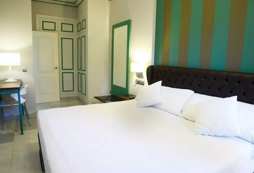 سوییت جونیور, San Pablo Sevilla
