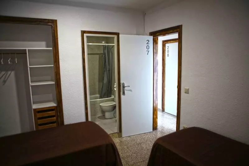 Camera Tripla Standard, Hostal Miranda