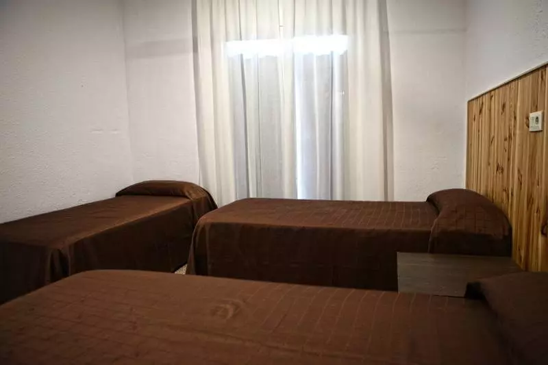 Camera Tripla Standard, Hostal Miranda