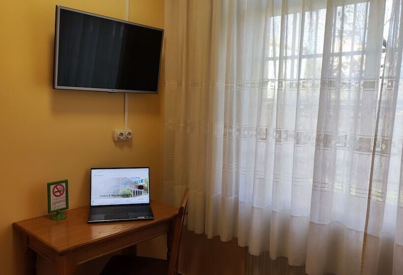 اتاق استاندارد, A Marisqueira I Aeropuerto A Coruña