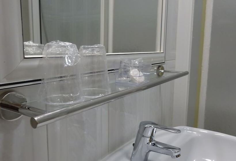 اتاق استاندارد, A Marisqueira I Aeropuerto A Coruña