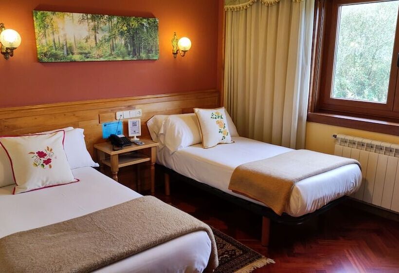 اتاق استاندارد, A Marisqueira I Aeropuerto A Coruña