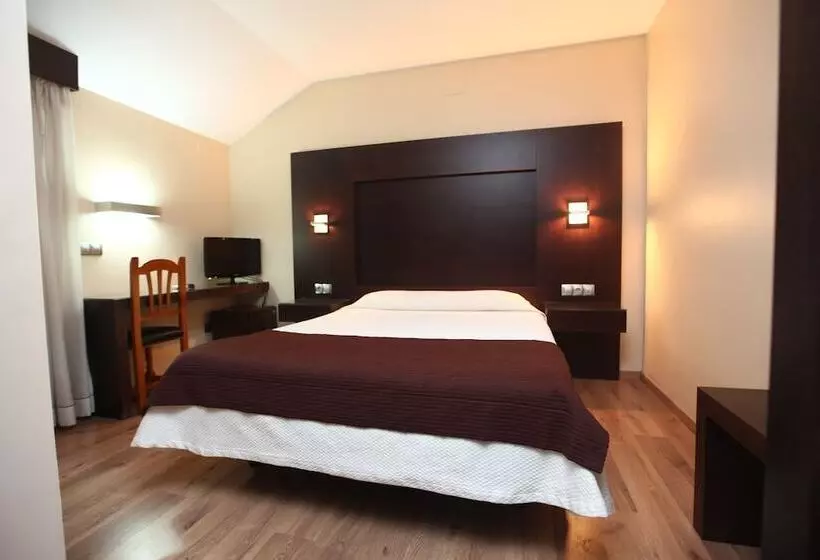 Habitació Estàndard, Anabel Baza