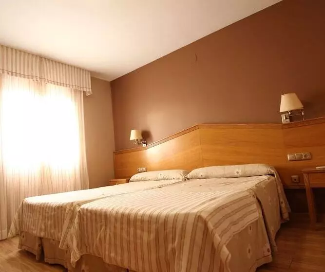Habitació Estàndard, Anabel Baza