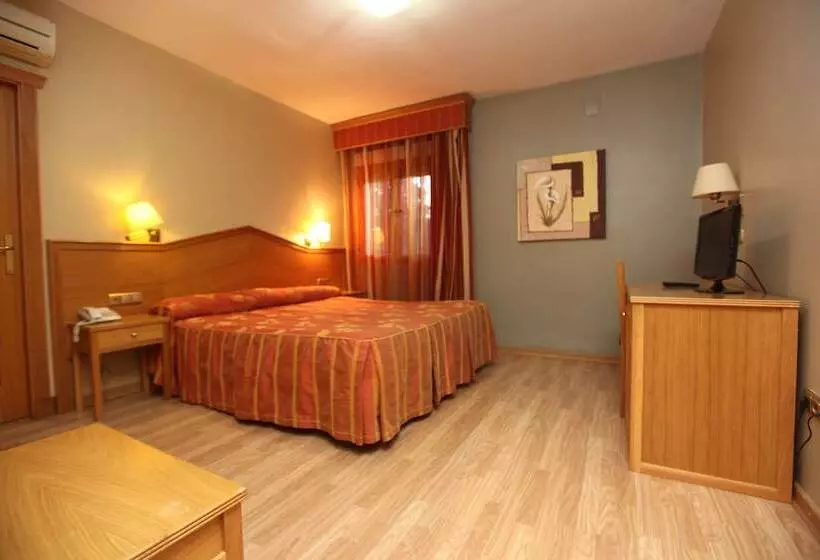 Habitació Estàndard, Anabel Baza