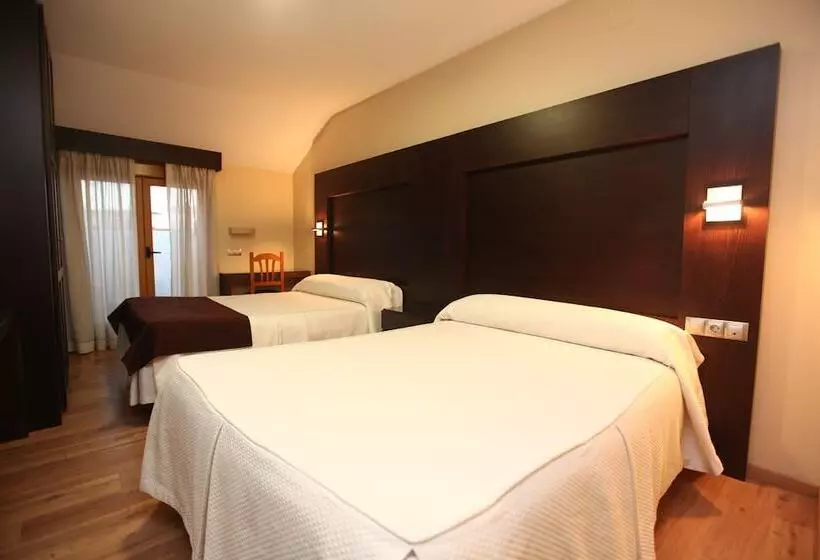 Habitació Estàndard, Anabel Baza
