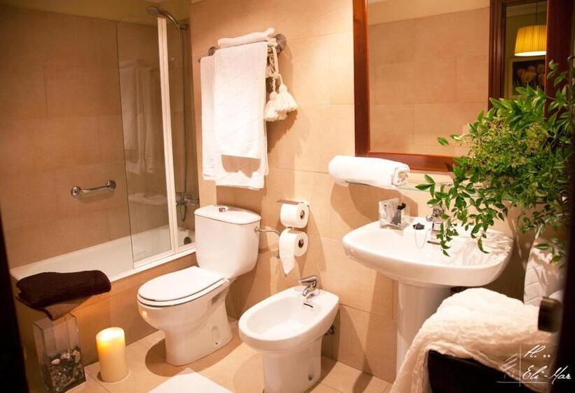 스탠다드 트리플 룸, Eli Mar