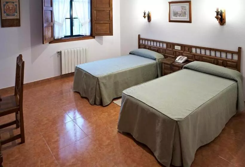 اتاق استاندارد سه نفره, Hospederia Monasterio De Poio