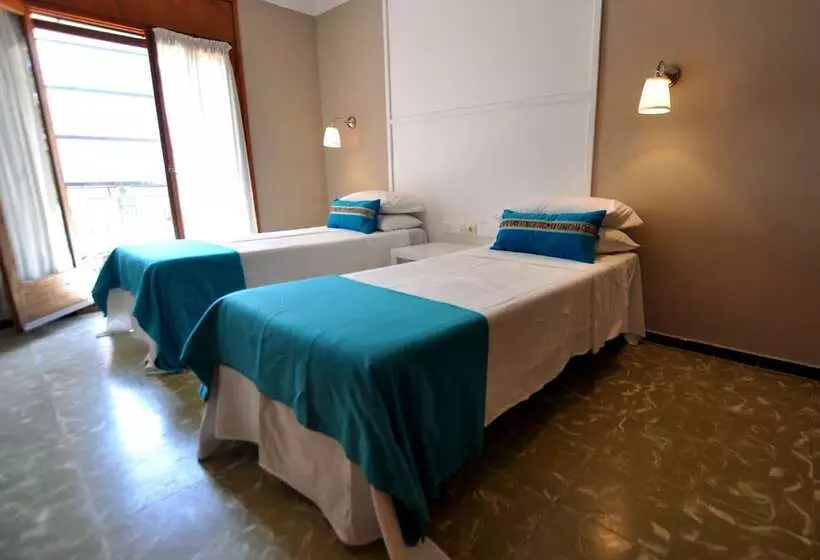 Standard-huone Parveke, Hostal Horta Rosell