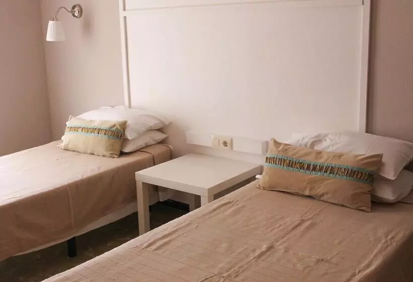 Standard-huone Parveke, Hostal Horta Rosell