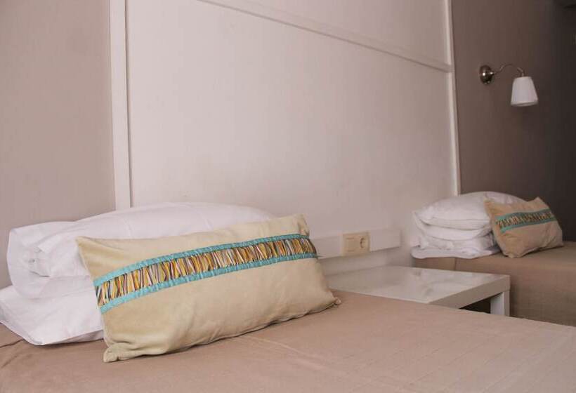 バルコニー付きスタンダードルーム, Hostal Horta Rosell