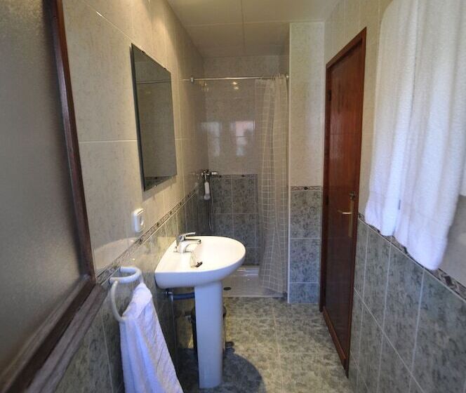 バルコニー付きスタンダードルーム, Hostal Horta Rosell