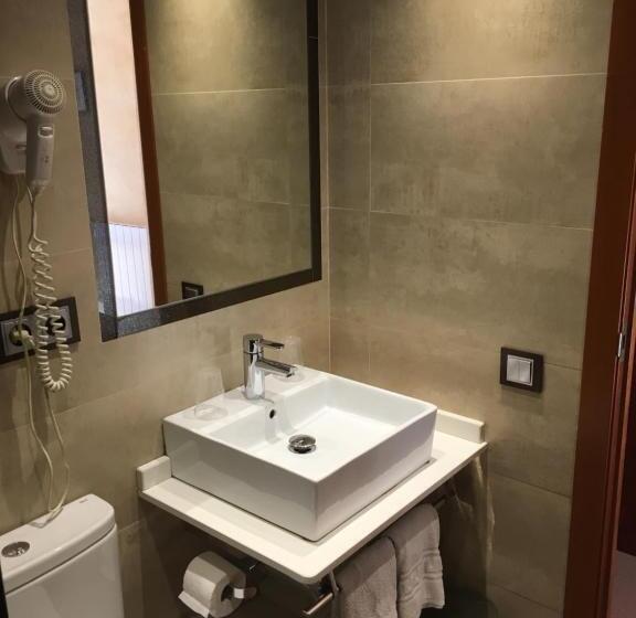 Номер Стандарт Трехместный, Hostal La Placeta