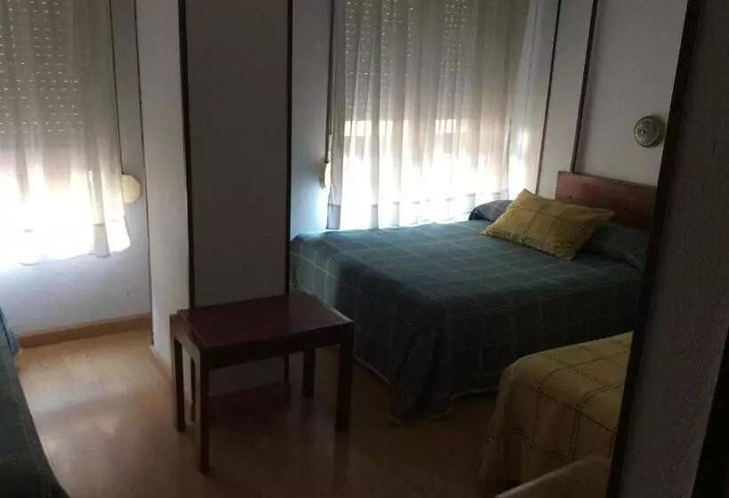 Chambre Familiale, Hostal Liebana