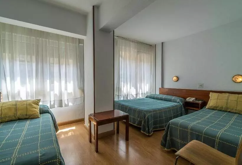 Chambre Familiale, Hostal Liebana