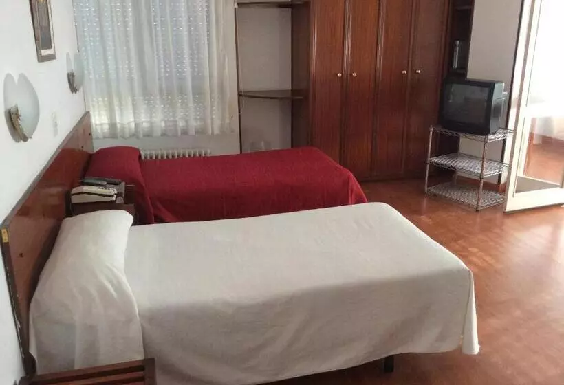 Chambre Familiale, Hostal Liebana