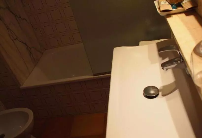 Cameră Standard cu Balcon, Hostal Miryam