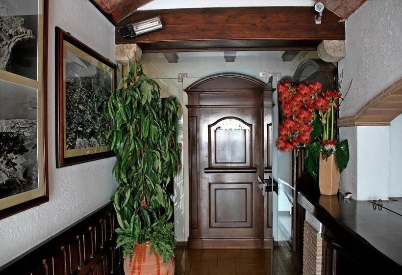 标准间带阳台, Hostal Miryam