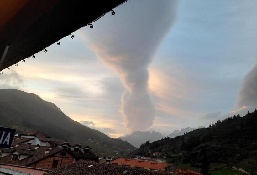 اتاق استاندارد چهار تخته, Hosteria Picos De Europa