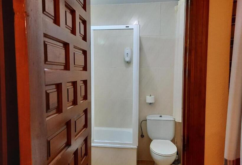 اتاق استاندارد چهار تخته, Hosteria Picos De Europa