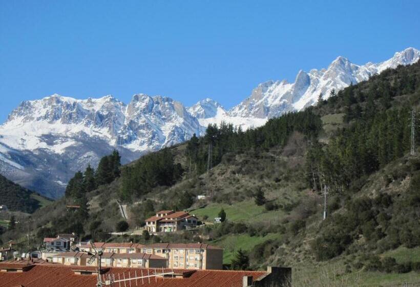 اتاق استاندارد چهار تخته, Hosteria Picos De Europa