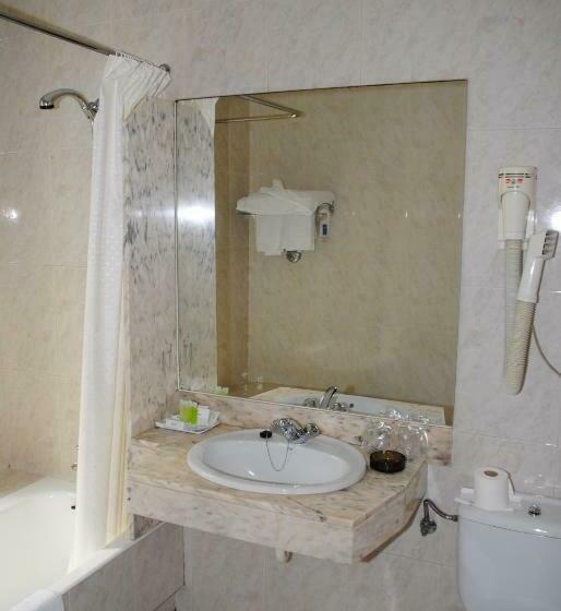 标准间内部标间, Pensión Alemana