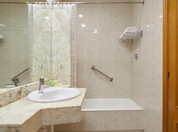 标准间内部标间, Pensión Alemana