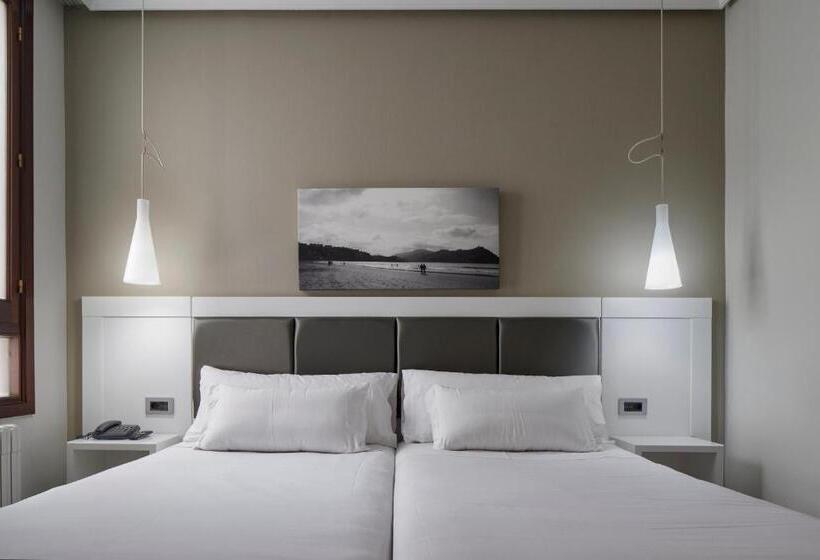 标准间内部标间, Pensión Alemana