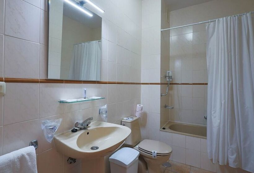 غرفة قياسية, Tugasa El Almendral