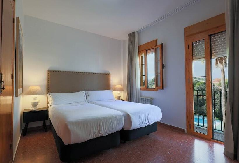 غرفة قياسية, Tugasa El Almendral