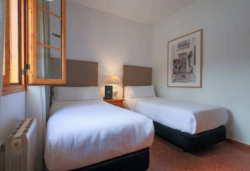 غرفة قياسية, Tugasa El Almendral