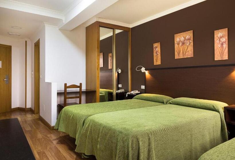 标准三人间, San Lázaro