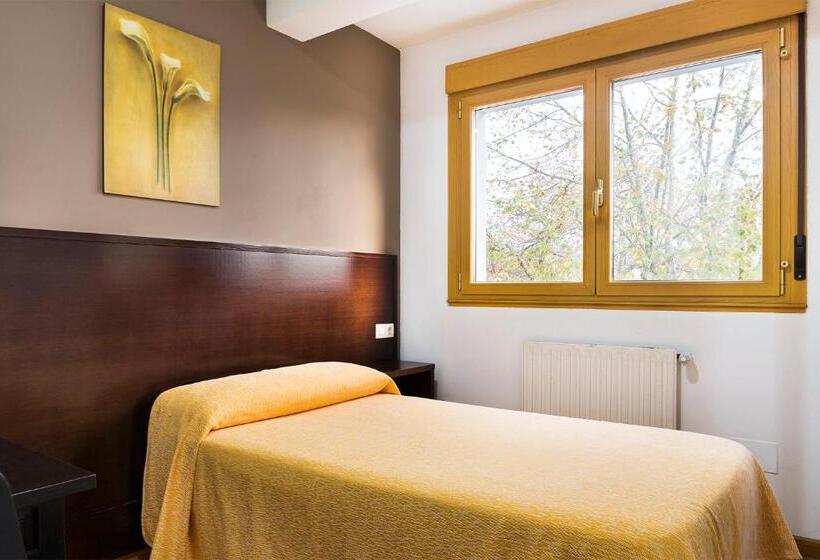 标准单人间, San Lázaro