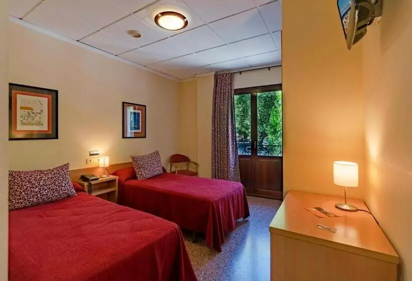 Standard Room, Anna