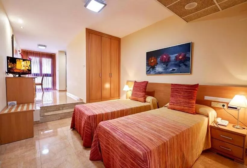 Superior Room, Anna