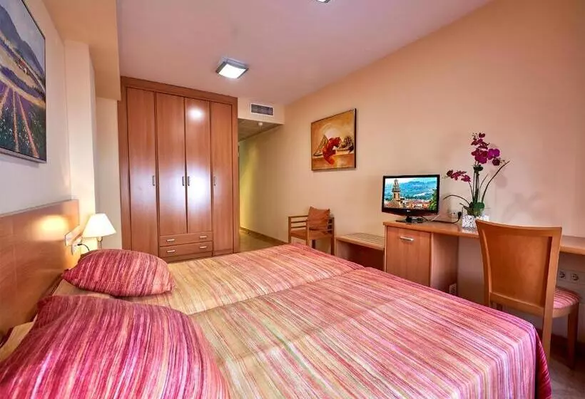 Superior Room, Anna
