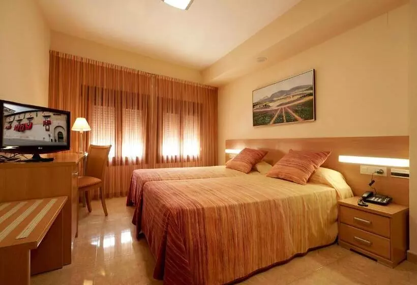 Superior Room, Anna