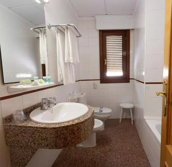 Standard Quadruple Room, Anna