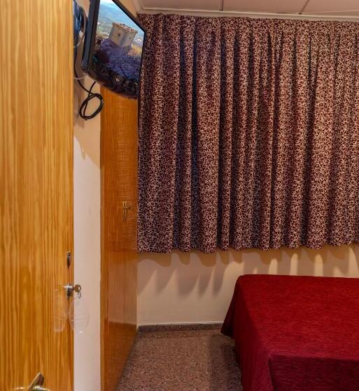 スタンダードシングルルーム, Anna