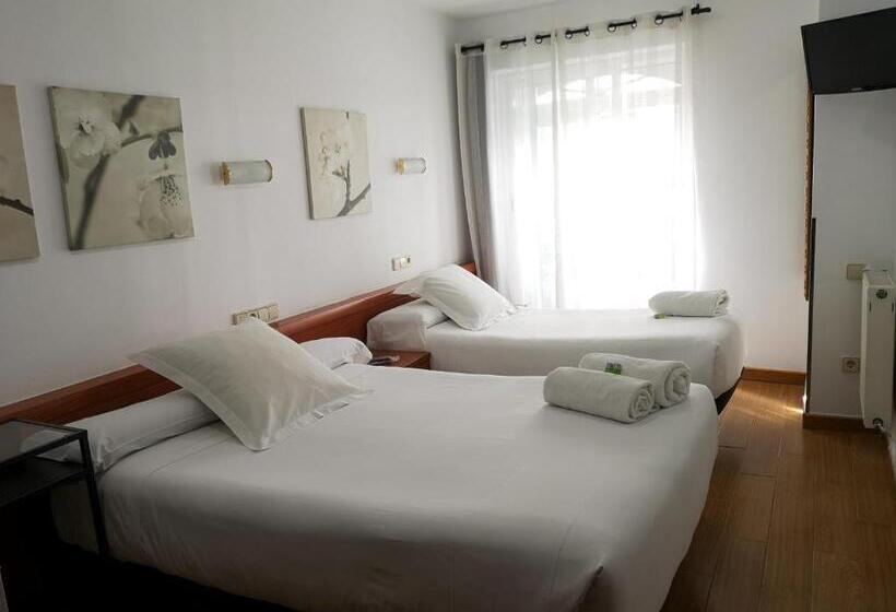 اتاق استاندارد سه نفره, Hostal Carbonara