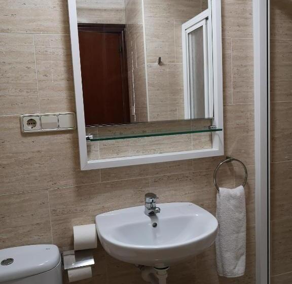 اتاق استاندارد سه نفره, Hostal Carbonara