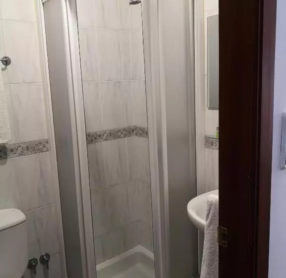 Standart Tek Kişilik Oda, Hostal Carbonara