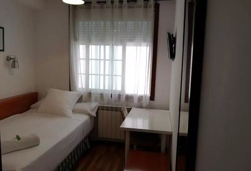 Standart Tek Kişilik Oda, Hostal Carbonara
