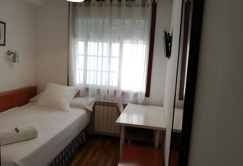 اتاق استاندارد یک نفره, Hostal Carbonara