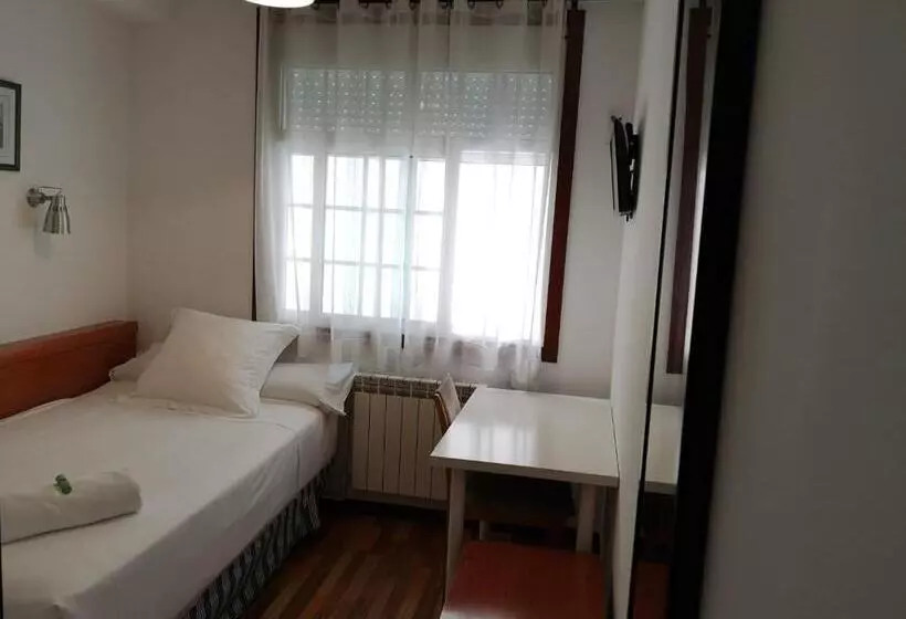 Standart Tek Kişilik Oda, Hostal Carbonara