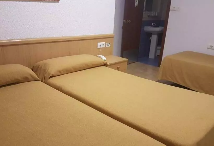 اتاق استاندارد سه نفره, HS Altet Suites - Alicante Airport
