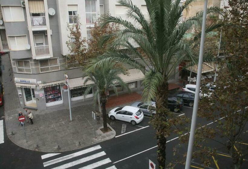 스탠다드 트리플 룸, Hostal El Altet